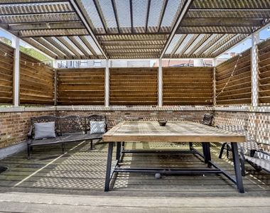 2522 N Burling Street - Photo Thumbnail 15