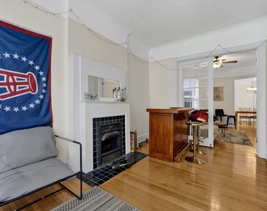 2522 N Burling Street - Photo Thumbnail 6