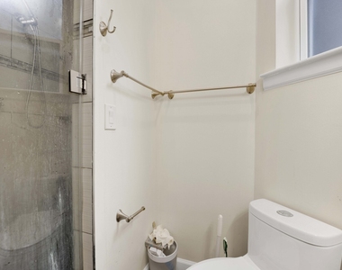 2522 N Burling Street - Photo Thumbnail 13