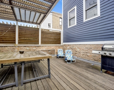 2522 N Burling Street - Photo Thumbnail 17