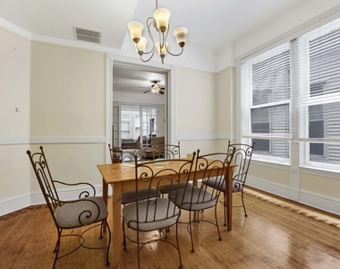 2522 N Burling Street - Photo Thumbnail 3