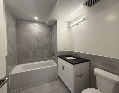 952 W Carmen Avenue - Photo Thumbnail 15