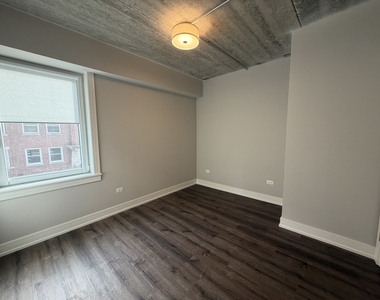 952 W Carmen Avenue - Photo Thumbnail 10