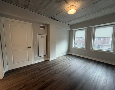 952 W Carmen Avenue - Photo Thumbnail 19