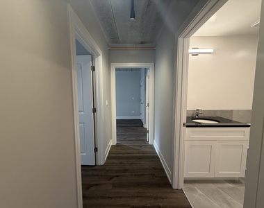 952 W Carmen Avenue - Photo Thumbnail 14