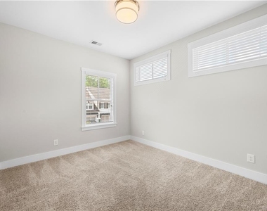 154 Bellehaven Drive - Photo Thumbnail 13
