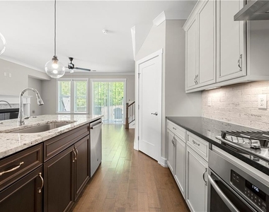 154 Bellehaven Drive - Photo Thumbnail 5