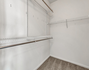 240 E Illinois Street - Photo Thumbnail 15