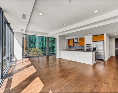 240 E Illinois Street - Photo Thumbnail 10