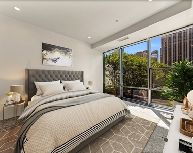 240 E Illinois Street - Photo Thumbnail 13