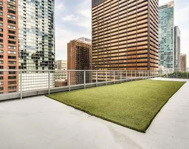 240 E Illinois Street - Photo Thumbnail 22