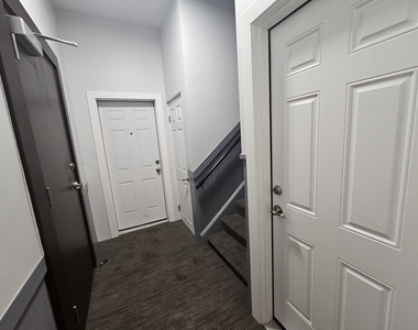 1415 W Erie Street - Photo Thumbnail 13