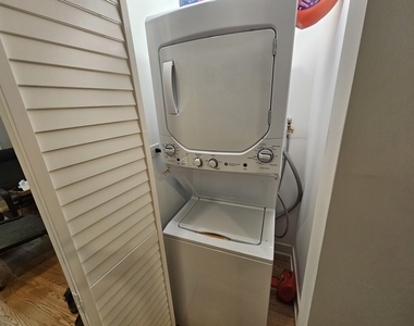 1415 W Erie Street - Photo Thumbnail 12
