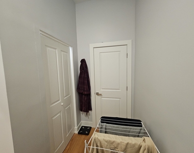 1415 W Erie Street - Photo Thumbnail 9