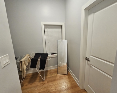 1415 W Erie Street - Photo Thumbnail 7