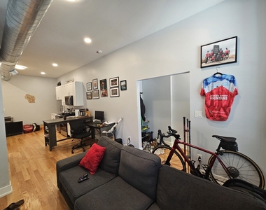 1415 W Erie Street - Photo Thumbnail 2