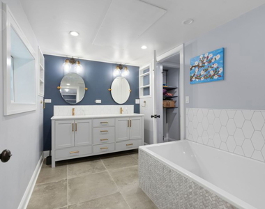 2924 W Giddings Street - Photo Thumbnail 20