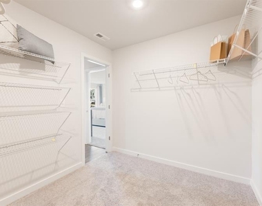 1722 Harper Lily Lane - Photo Thumbnail 5