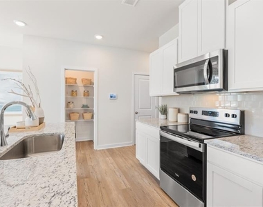 1722 Harper Lily Lane - Photo Thumbnail 10