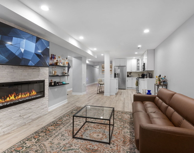 1135 W Farwell Avenue - Photo Thumbnail 3