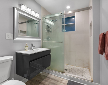 1135 W Farwell Avenue - Photo Thumbnail 7