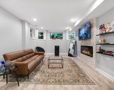 1135 W Farwell Avenue - Photo Thumbnail 2