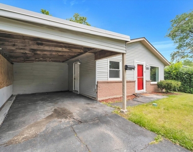 1947 Beacon Boulevard - Photo Thumbnail 28