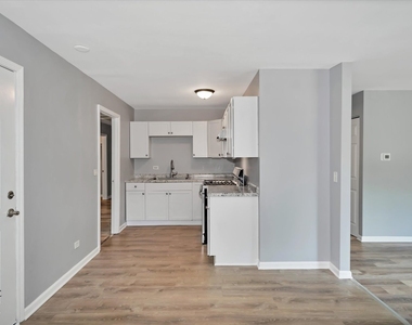 1947 Beacon Boulevard - Photo Thumbnail 11
