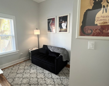 6613 S Langley Avenue - Photo Thumbnail 9