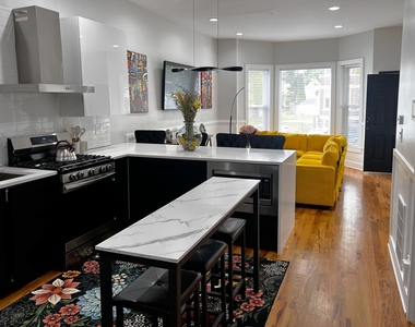 6613 S Langley Avenue - Photo Thumbnail 2