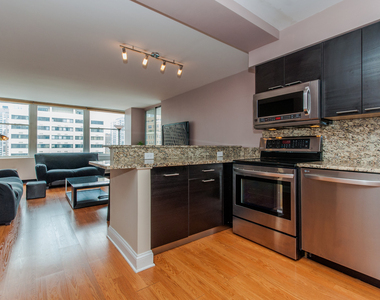 30 E Elm Street - Photo Thumbnail 6