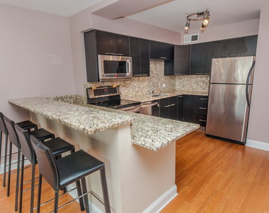 30 E Elm Street - Photo Thumbnail 5