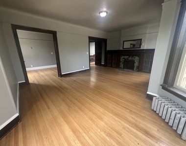 4958 S Michigan Avenue - Photo Thumbnail 3
