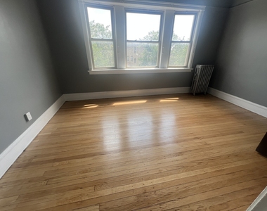 4958 S Michigan Avenue - Photo Thumbnail 5