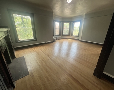 4958 S Michigan Avenue - Photo Thumbnail 2