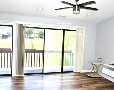 1285 Bamburg Court - Photo Thumbnail 13