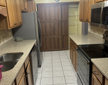 2515 E Olive Street - Photo Thumbnail 4