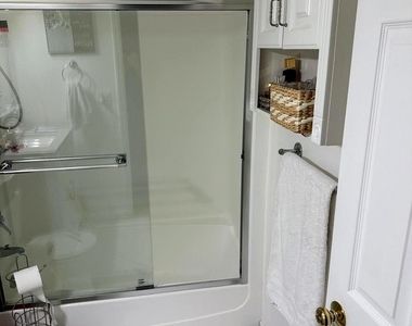 2515 E Olive Street - Photo Thumbnail 9