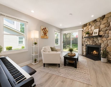 235 Hedgerow Drive - Photo Thumbnail 7