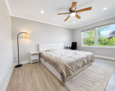 235 Hedgerow Drive - Photo Thumbnail 8