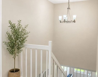 235 Hedgerow Drive - Photo Thumbnail 14