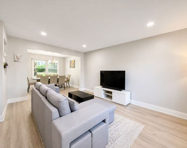 235 Hedgerow Drive - Photo Thumbnail 4