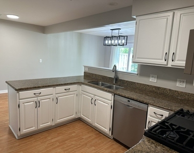 2343 Hamilton Place - Photo Thumbnail 3