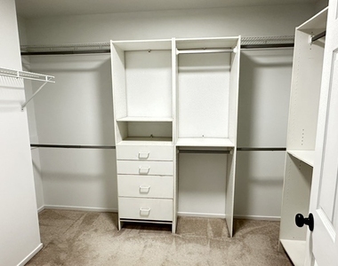 2343 Hamilton Place - Photo Thumbnail 13
