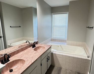 2343 Hamilton Place - Photo Thumbnail 15