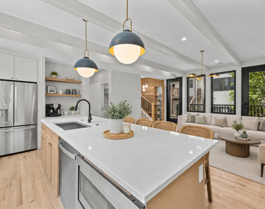 3339 N Kenmore Avenue - Photo Thumbnail 3