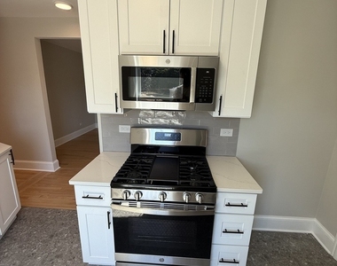6416 N Richmond Street - Photo Thumbnail 5