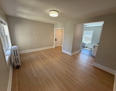 6416 N Richmond Street - Photo Thumbnail 1