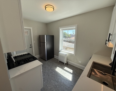 6416 N Richmond Street - Photo Thumbnail 3