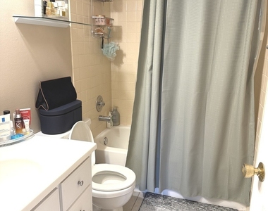 385 Sandhurst Circle - Photo Thumbnail 14